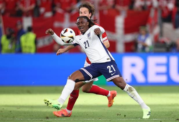 - Denmark v England, UEFA EURO, EM, Europameisterschaft,Fussball 2024, Group Stage, Group C, Deutsche Bank Park, Frankfurt Arena, Frankfurt, Germany - 20th June 2024. Eberechi Eze of England & Crystal Palace battles Joachim Andersen of Denmark & Crystal Palace. - Denmark v England, UEFA Euro 2024, Group Stage, Group C, Deutsche Bank Park, Frankfurt Arena, Frankfurt, Germany - 20th June 2024. Frankfurt Deutsche Bank Park, Frankfurt Arena Germany Copyright: xDanxWeirx CP_Denmark_England_114