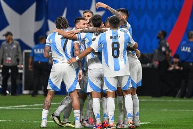 RECORD DATE NOT STATED Copa America USA 2024 Argentina vs Canada Julian Alvarez celebrate this goal 1-0 oath Lionel Messi of Argentina during the game between Argentina and Canada as part of the CONMEBOL Copa America USA 2024 group A, at Mercedes Benz Stadium, on June 20, 2024 in Atlanta, Georgia ATLANTA GEORGIA UNITED STATES  Copyright: xDavidxLeahx 20240620203555_CA_GA_2024_ARG_CAN_ALVAREZ210