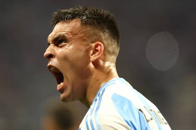Argentina s forward Lautaro Martinez celebrates after scoring the team™s second goal against Canada during the Copa America USA 2024, group A, group stage match between Argentina and Canada, at Mercedes Benz stadium in Atlanta, on June 20, 2024 ATLANTA UNITED STATES Copyright: xALEJANDROxPAGNIx
