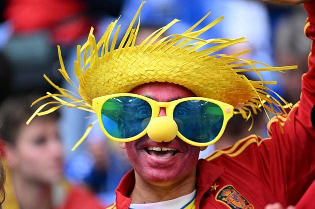Spanish fan with hat and glasses 20 06 2024, European Football Championship 2024, Preliminary round, 2 Matchday Spain Italy 1 0 Gelsenkirchen Veltins Arena Nordrhein Westfalen Germany Team2