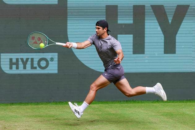 Marcos Giron USA controls the ball, TERRA WORTMANN Open 2024, Hubert Hurkacz vs Marcos Giron, Gerry Weber Stadium, 21 06 2024, Halle, Germany