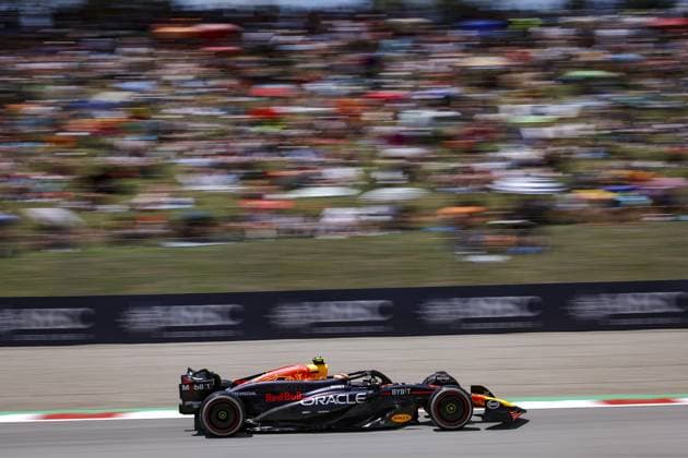 11 PEREZ Sergio (mex), Red Bull Racing RB20, action during the Formula 1 Aramco Gran Premio de Espana 2024, 10th round of the 2024 Formula One World Championship, WM, Weltmeisterschaft from June 21 to 23, 2024 on the Circuit de Barcelona-Catalunya, in Montmeló, Spain - F1 - SPANISH GRAND PRIX 2024 DPPI Panoramic  240621_R10_SPAGNA_DP_EA022290_