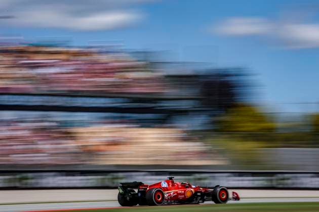 16 LECLERC Charles (mco), Scuderia Ferrari SF-24, action during the Formula 1 Aramco Gran Premio de Espana 2024, 10th round of the 2024 Formula One World Championship, WM, Weltmeisterschaft from June 21 to 23, 2024 on the Circuit de Barcelona-Catalunya, in Montmeló, Spain - F1 - SPANISH GRAND PRIX 2024 DPPI Panoramic  240621_R10_SPAGNA_DP_EA022947_