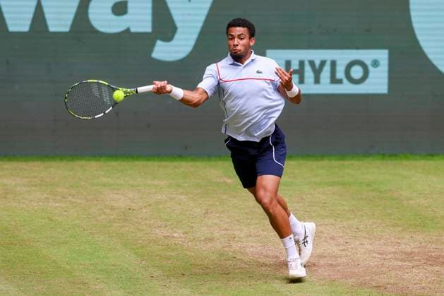 Arthur Fils France controls the ball, TERRA WORTMANN Open 2024, Arthur Fils vs Alexander Zverev, Gerry Weber Stadium, 21 06 2024, Halle, Germany