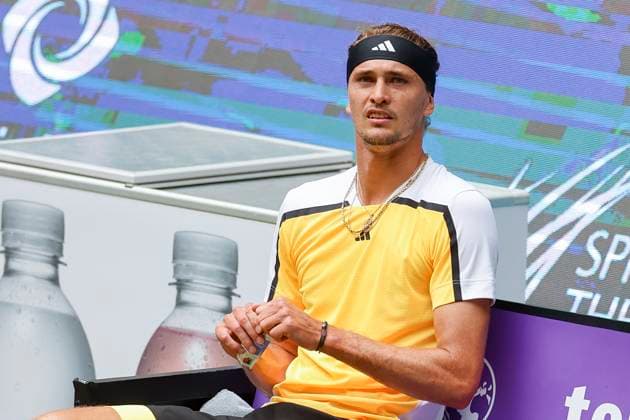 Alexander Zverev Germany looks disappointed, TERRA WORTMANN Open 2024, Arthur Fils vs Alexander Zverev, Gerry Weber Stadium, 21 06 2024, Halle, Germany