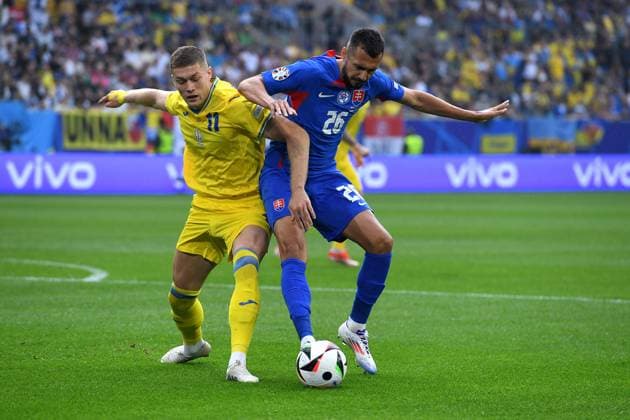 Soccer UEFA EURO 2024 Group Stage 2 Matchday Slovakia Ukraine on 21 06 2024 at Düsseldorf Arena in Düsseldorf Artem Dovbyk Ukraine , left Ivan Schranz Slovakia , right xRx