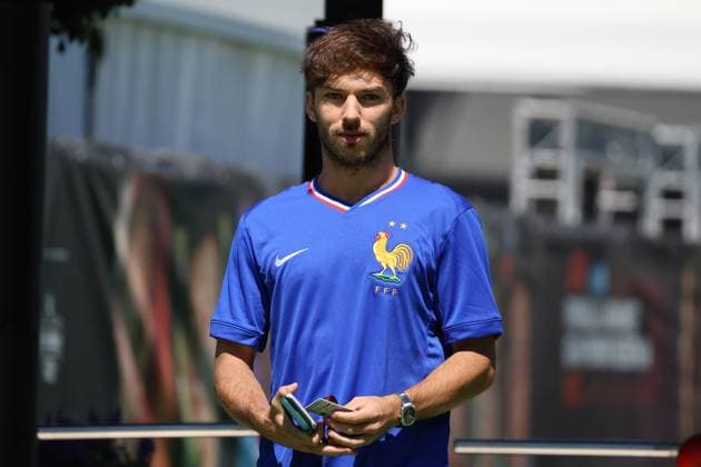 21 06 2024, xrarjax, Motorsport FIA Formula 1, Spanish Grand Prix emspor, v l Pierre Gasly BWT Alpine F1 Team starting number 10 in the jersey of the French national football team DFL DFB REGULATIONS PROHIBIT ANY USE OF PHOTOGRAPHS as IMAGE SEQUENCES and or QUASI VIDEO Barcelona