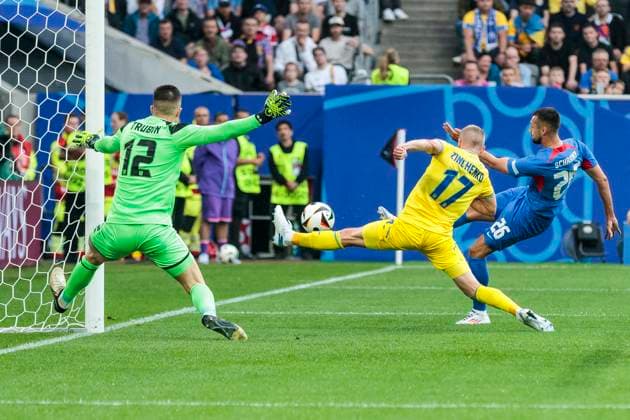 UEFA EURO 2024 Slovakia Ukraine 21 06 2024 Anatoliy Trubin Ukraine, 12 saves vs Ivan Schranz Slovakia, 26 UEFA EURO 2024 Slovakia Ukraine Arena Düsseldorf, Düsseldorf on 21 06 2024 Copyright: xBEAUTIFULxSPORTS Meuselx