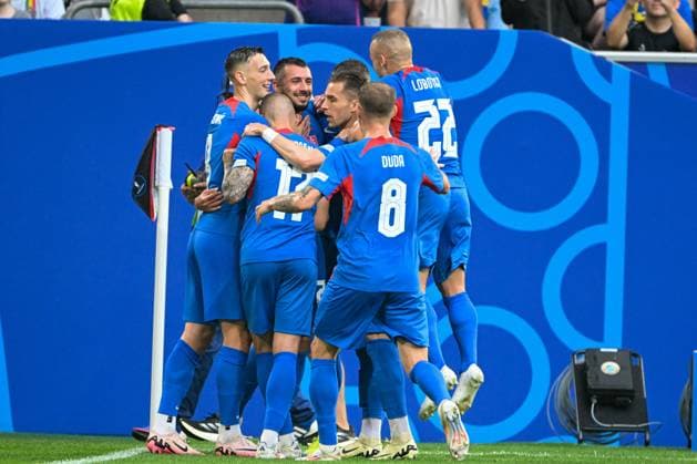 Euro 2024 Slovakia Ukraine on 21 06 2024 in the Merkur Spiel Arena in Düsseldorf Cheering, goal celebration, goal scorer Ivan Schranz SVK cheers after his goal for 1 0 MT