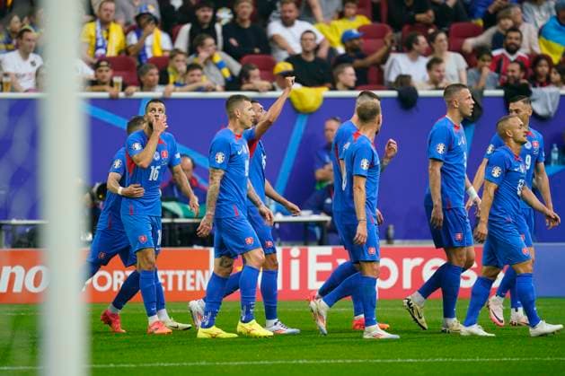 GER: Slovakia v Ukraine. UEFA EURO, EM, Europameisterschaft,Fussball 2024 Lukas Haraslin of Slovakia celebrates with his teammates after scoring the opening goal during the UEFA Euro 2024 match between Slovakia and Ukraine, Group E date 2, played at Merkur Spiel-Arena on June 21, 2024 in Düsseldorf, Germany. kpng Copyright: xSergioxRuizx xPRESSINPHOTOx PS_240621_ESL_UCR_081