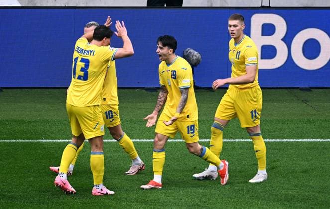 Football, European Championship, EURO 2024, Group E, Merkur Spiel Arena Düsseldorf Slovakia Ukraine Cheering Mykola Shaparenko UKR after his goal to 1 1, together with Illia Zabarnyi UKR , Artem Dovbyk UKR Cheering, joy, action