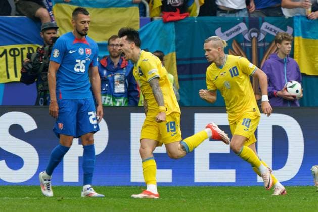 Dusseldorf: Mykola Shaparenko of Ukraine celebrates after scoring a goal during UEFA EURO, EM, Europameisterschaft,Fussball 2024 - Slovakia vs Ukraine, UEFA European Football Championship in Dusseldorf, Germany, June 21 2024 UEFA European Football Championship - UEFA Euro 2024 - Slovakia vs Ukraine  - ZUMAp169 20240621_zsa_p169_114 Copyright: xIPAx