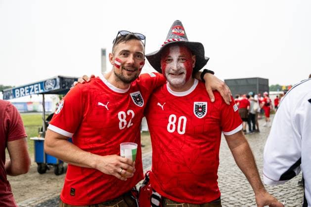 Fan warm up for Poland v Austria, UEFA EURO, EM, Europameisterschaft,Fussball 2024, Berlin, Germany Berlin, Germany. 21st, June 2024. Football fans of Austria seen outside the stadium before the UEFA Euro 2024 match in Group D between Poland and Croatia at Olympiastadion in Berlin. Berlin Germany  Copyright: xGonzalesxPhoto FrederikkexJensenx