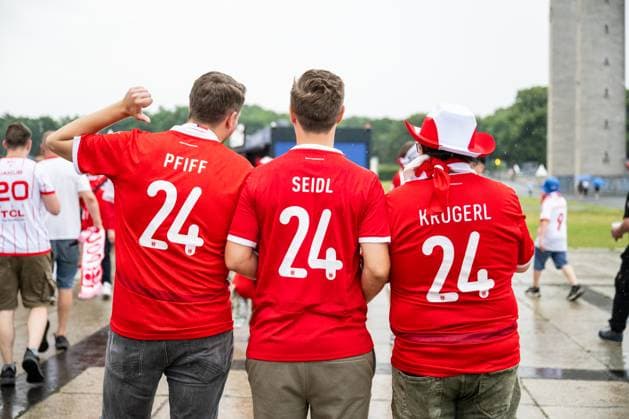 Fan warm up for Poland v Austria, UEFA EURO, EM, Europameisterschaft,Fussball 2024, Berlin, Germany Berlin, Germany. 21st, June 2024. Football fans of Austria seen outside the stadium before the UEFA Euro 2024 match in Group D between Poland and Croatia at Olympiastadion in Berlin. Berlin Germany  Copyright: xGonzalesxPhoto FrederikkexJensenx