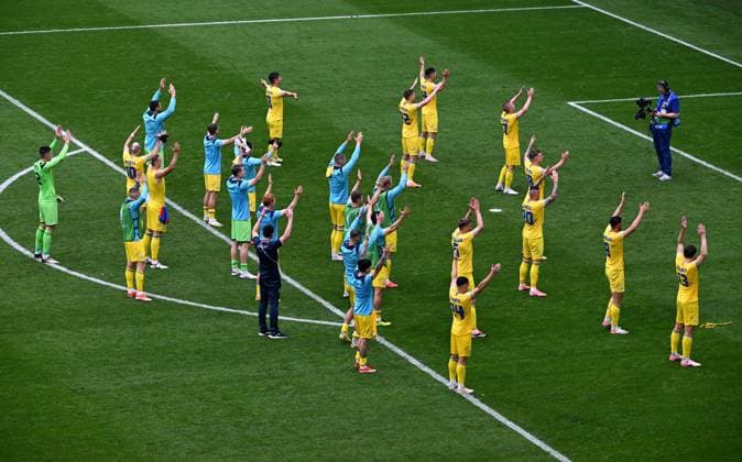Football, European Championship, EURO 2024, Group E, Merkur Spiel Arena Düsseldorf Slovakia Ukraine 1 2 The Ukraine team celebrates with the fans after the end of the match Cheers, joy, action