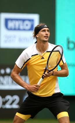 photo Alexander ZVEREV GER in a hard-fought quarter-final against Frenchman Arthur FILS Tennis Tournament Terra Wortmann Cup at Gerry Weber Sportpark OWL Arena in Halle Westfalen Fri 21 06 2024