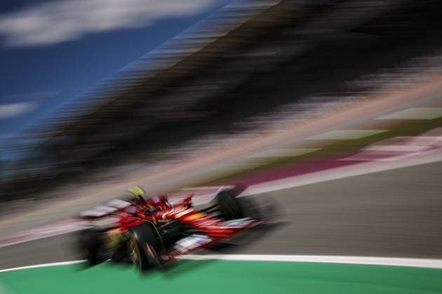 Sport Bilder des Tages 55 SAINZ Carlos (spa), Scuderia Ferrari SF-24, action during the Formula 1 Aramco Gran Premio de Espana 2024, 10th round of the 2024 Formula One World Championship, WM, Weltmeisterschaft from June 21 to 23, 2024 on the Circuit de Barcelona-Catalunya, in Montmeló, Spain - F1 - SPANISH GRAND PRIX 2024 DPPI Panoramic  240621_R10_SPAGNA_DP_EA024263