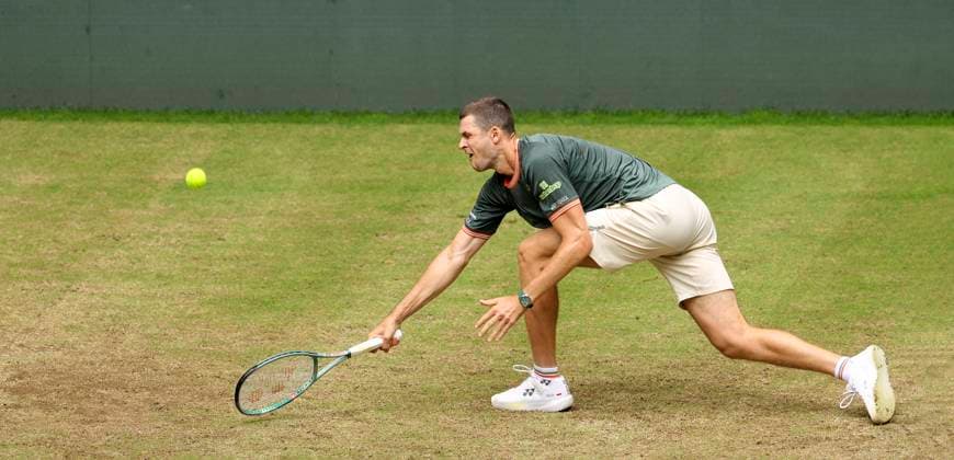 photo Hubert HURKACZ POL defeats his opponent Marcos GIRON USA Tennis Tournament Terra Wortmann Cup at Gerry Weber Sportpark OWL Arena in Halle Westfalen Fr 21 06 2024