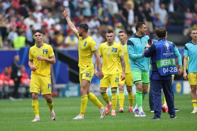 UEFA EURO, EM, Europameisterschaft,Fussball 2024: Slovakia vs Ukraine at Düsseldorf Arena in Dusseldorf Dusseldorf, Germany 21.06.2024: Roman Yaremchuk of Ukraine celebrate victory at end of the UEFA EURO 2024 group stage E football match between Slovakia vs Ukraine at Düsseldorf Arena in Dusseldorf Dusseldorf Düsseldorf Arena Germany Germany Copyright: xmarcoxiacobucci