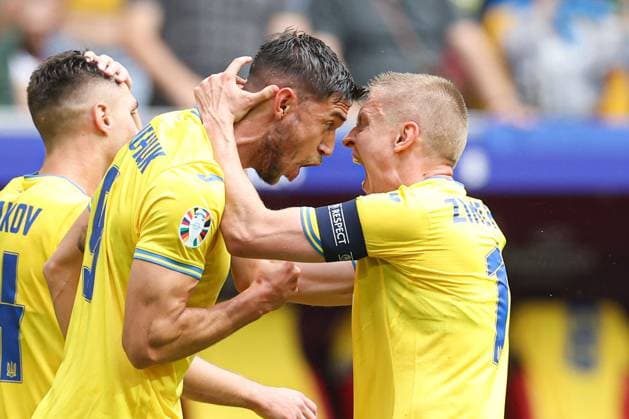 Roman Yaremchuk of Ukraine celebrates scoring with Oleksandr Zinchenko to make it 1-2 Slovakia v Ukraine, UEFA European Championship, EM, Europameisterschaft 2024, Group E, Football, Dusseldorf Arena, Dusseldorf, Germany - 21 Jun 2024 EDITORIAL USE ONLY No use with unauthorised audio, video, data, fixture lists, club league logos or live services. Online in-match use limited to 120 images, no video emulation. No use in betting, games or single club league player publications. Copyright: xPaulxCurrie Shutterstockx 14543871dd