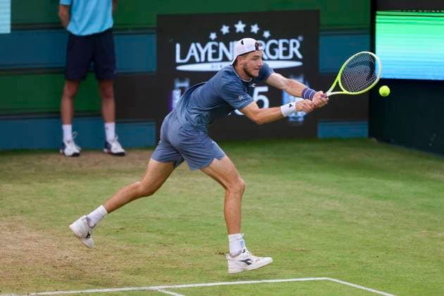 Jan Lennard Struff Germany controls the ball, TERRA WORTMANN Open 2024, Jannik Sinner vs Jan Lennard Struff, Gerry Weber Stadium, 21 06 2024, Halle, Germany