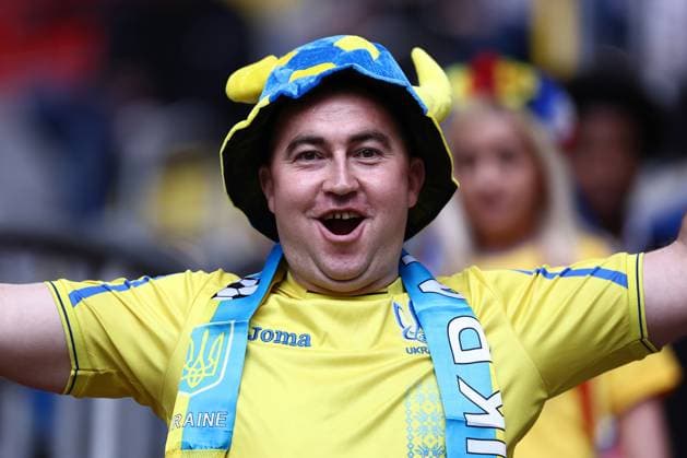 Slovakia vs Ukraine Supporters of Ukraine celebrate during the UEFA EURO, EM, Europameisterschaft,Fussball 2024 Group E match between Slovakia and Ukraine at Dusseldorf Arena on June 21, 2024 in Dusseldorf, Germany. Dusseldorf Dusseldorf Arena Germany Copyright: xsportinfoto DeFodixImagesx