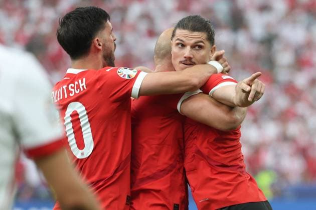 Sport Bilder des Tages SOCCER - UEFA EURO, EM, Europameisterschaft,Fussball 2024 BERLIN,GERMANY,21.JUN.24 - UEFA EURO 2024, group stage, Austria vs Poland. Image shows the rejoicing of Florian Grillitsc, Gernot Trauner and Marcel Sabitzer (AUT).  GEPAxpictures xArminxRauthner