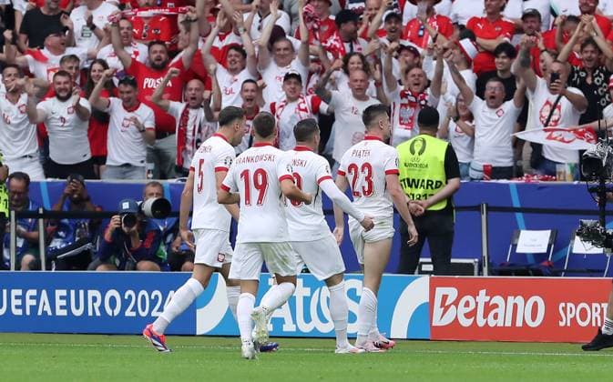 Krzysztof Piatek cheers after 1 1 equalizer joy emotion jubilation Sport Football Soccer European Championship Euro 2024 European Championship Men Season 2023 2024 21 06 2024 Poland POL vs Austria AUT in Berlin DFL regulations prohibit any use of photographs as image sequences and or quasi video