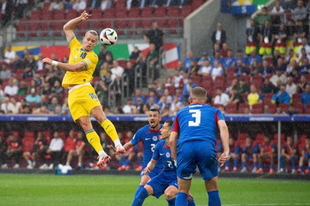Mudryk Mykhailo MUDRYK UKR action, individual action, header, group stage group E Slovakia SVK Ukraine UKR 1 2 on 21 06 2024 Arena Duesseldorf, Duesseldorf Arena, Football UEFA EURO 2024 GERMANY from 14 06 2024 14 07 2024 Â