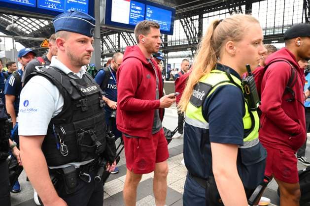 Belgium Media Activities - UEFA EURO, EM, Europameisterschaft,Fussball 2024 21 06 2024 COLOGNE, GERMANY - JUNE 21 : Vertonghen Jan defender of Belgium pictured during team arrival at the railway station ahead of the UEFA EURO 2024 European Football Championship tournament group E stage match between Belgium and Romania at Cologne Stadium on June 21, 2024 in Cologne, Germany, 21 06 2024 Cologne Germany  Copyright: xVincentxKalutx