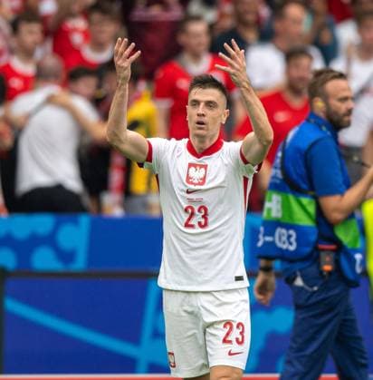 Football, Men, Season 2023 24, Euro 2024 Group D 2 Matchday in Berlin, Poland Austria, Krzysztof Piatek Poland , Cheering after goal to 1 1, 21 06 2024, Copyright: xSebastianxRäppold MatthiasxKochx