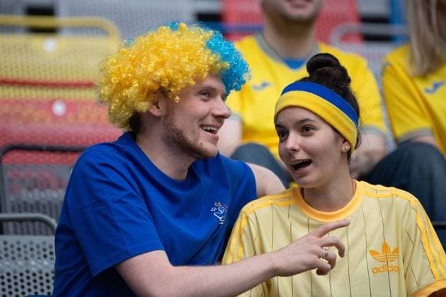 Ukrainian fans, general, feature, border motif, symbol photo group stage group E Slovakia SVK Ukraine UKR 1 2 on 21 06 2024 Arena Duesseldorf, Duesseldorf Arena, Football UEFA EURO 2024 GERMANY from 14 06 2024 14 07 2024 Â
