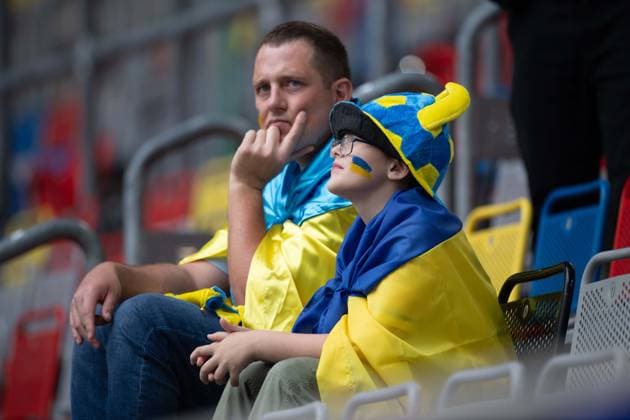 Ukrainian fans, general, feature, border motif, symbol photo group stage group E Slovakia SVK Ukraine UKR 1 2 on 21 06 2024 Arena Duesseldorf, Duesseldorf Arena, Football UEFA EURO 2024 GERMANY from 14 06 2024 14 07 2024 Â