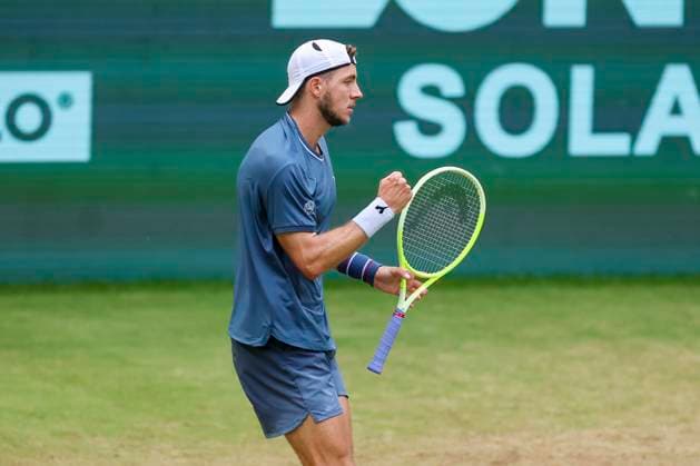 Jan Lennard Struff Germany cheers, TERRA WORTMANN Open 2024, Jannik Sinner vs Jan Lennard Struff, Gerry Weber Stadium, 21 06 2024, Halle, Germany