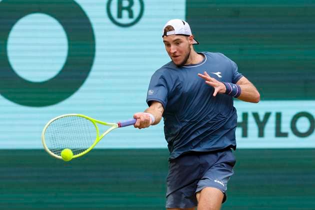 Jan Lennard Struff Germany controls the ball, TERRA WORTMANN Open 2024, Jannik Sinner vs Jan Lennard Struff, Gerry Weber Stadium, 21 06 2024, Halle, Germany