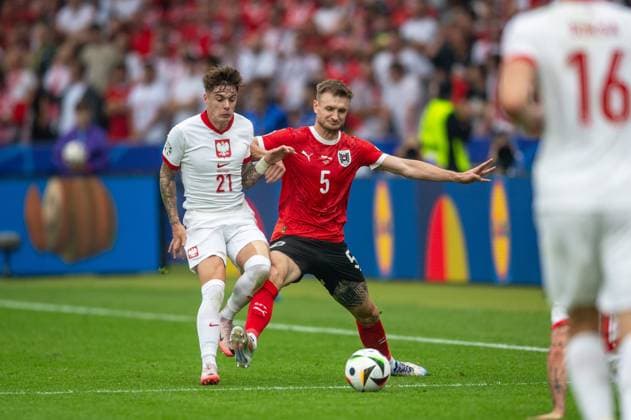 Football, Men, Season 2023 24, Euro 2024 Group D 2 Matchday in Berlin, Poland Austria, f l Nicola Zalewski Poland , Stefan Posch Austria , Adam Buksa Poland , 21 06 2024, Copyright: xSebastianxRäppold MatthiasxKochx