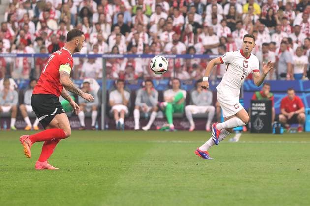 Berlin, Germany, 21 06 2024 Olympiastadion European Championship 2024 soccer, Group D, Poland Austria Marko Arnautovic 7, Austria and Jan Bednarek 5, Poland have their eyes on the ball Copyright: xdtsxNachrichtenagenturx dts_41135