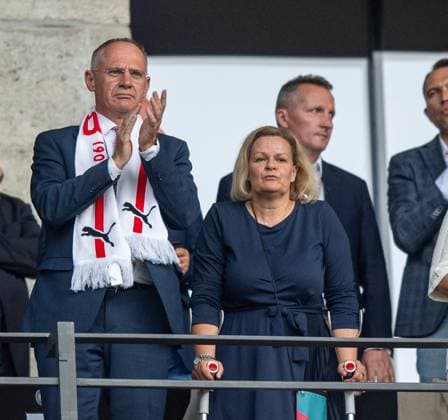 Football, men, 2023 24 season, Euro 2024 Group D 2 matchday in Berlin, Poland Austria, Federal Minister of the Interior Nancy Faeser Interior Minister with crutches in the stands, 21 06 2024, Copyright: xSebastianxRäppold MatthiasxKochx