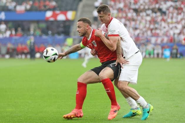 Berlin, Germany, 21 06 2024 Olympiastadion European Championship 2024 soccer, Group D, Poland Austria Marko Arnautovic 7, Austria and Pawel Dawidowicz 3, Poland in a duel for the ball Copyright: xdtsxNachrichtenagenturx dts_41131