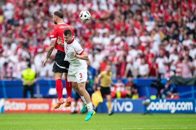 UEFA EURO 2024 Poland Austria 21 06 2024 Pawel Dawidowicz Poland, 3 , Marko Arnautovic Austria, 7 UEFA EURO 2024 Poland Austria Olympiastadion, Berlin 21 06 2024 Copyright: xBEAUTIFULxSPORTS Buriakovx