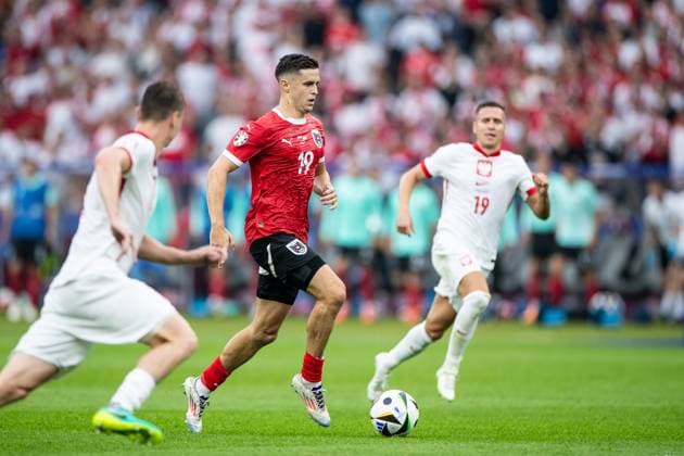 UEFA EURO 2024 Poland Austria 21 06 2024 Christoph Baumgartner Austria, 19 , Przemyslaw Frankowski Poland, 19 UEFA EURO 2024 Poland Austria Olympiastadion, Berlin 21 06 2024 Copyright: xBEAUTIFULxSPORTS Buriakovx