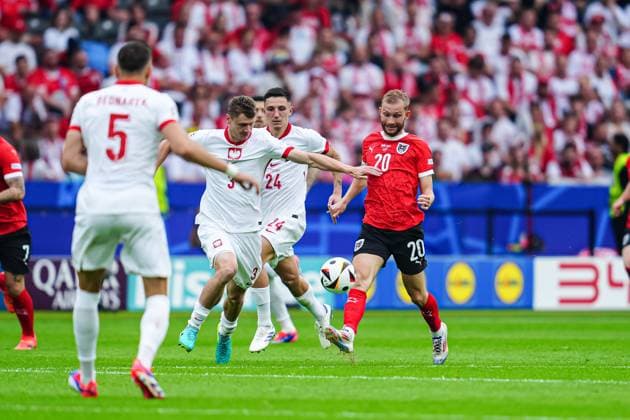Pawel Dawidowicz Poland, 03 , Konrad Laimer Austria, 20 GER, Poland vs Austria, European Football Championship, UEFA Euro 2024, Matchday 2, 21 06 2024 GER, Poland vs Austria, European Football Championship, UEFA Euro 2024, Matchday 2, 21 06 2024 Berlin Copyright: xEibner-Pressefoto MarcelxvonxFehrnx EP_MFN