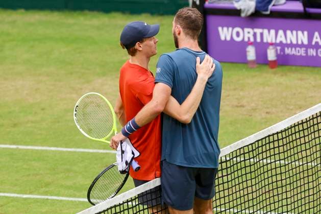 Jannik Sinner Italy and Jan Lennard Struff Germany hug after the match, TERRA WORTMANN Open 2024, Jannik Sinner vs Jan Lennard Struff, Gerry Weber Stadion, 21 06 2024, Halle, Germany