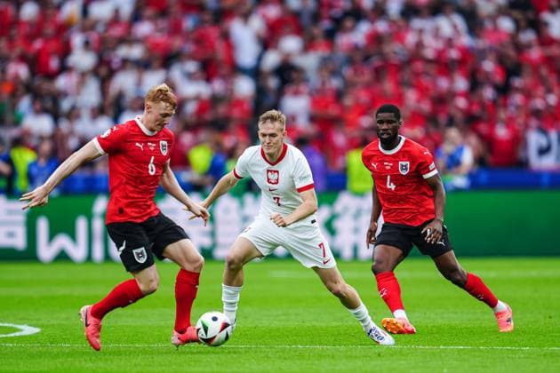 Nicolas Seiwald Austria, 06 , Karol Swiderski Poland, 07 , Kevin Danso Austria, 04 GER, Poland vs Austria, European Football Championship, UEFA Euro 2024, Matchday 2, 21 06 2024 GER, Poland vs Austria, European Football Championship, UEFA Euro 2024, Matchday 2, 21 06 2024 Berlin Copyright: xEibner-Pressefoto MarcelxvonxFehrnx EP_MFN