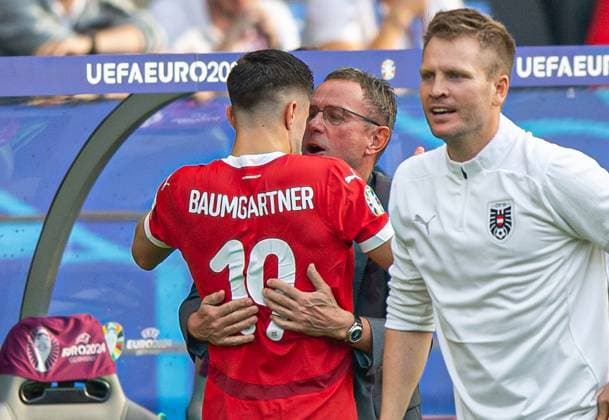 Football, Men, Season 2023 24, Euro 2024 Group D 2 Matchday in Berlin, Poland Austria, f l Christoph Baumgartner Austria , Coach Ralf Rangnick Austria , Cheering after goal to 1 2, 21 06 2024, Copyright: xSebastianxRäppold MatthiasxKochx