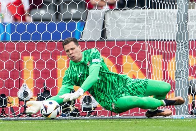 UEFA EURO 2024 Poland Austria 21 06 2024 Wojciech Szczesny Poland, 1 UEFA EURO 2024 Poland Austria Olympiastadion, Berlin 21 06 2024 Copyright: xBEAUTIFULxSPORTS Buriakovx