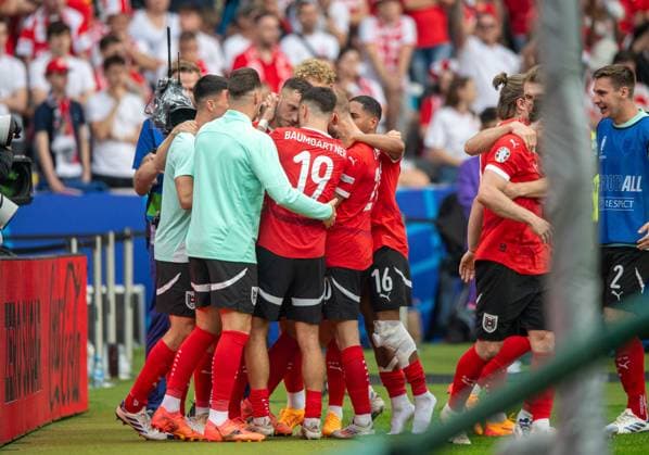 Football, Men, Season 2023 24, Euro 2024 Group D 2 Matchday in Berlin, Poland Austria, Austria celebrates after Marko Arnautovics goal for 1 3 Austria , 21 06 2024, Copyright: xSebastianxRäppold MatthiasxKochx