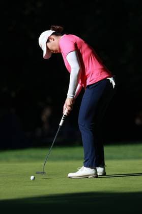 KPMG Women s PGA, Golf Herren Ariya Jutanugarn of Thailand follows her putt on the 11th green during Day Two of the KPMG Women s PGA Championship at Sahalee Country Club in Sammamish, Washington, USA, on Friday, June 21, 2024. Sammamish Washington United States  Copyright: xJorgexLemusx originalFilename:lemus-kpmgwome240621_npZWd.jpg