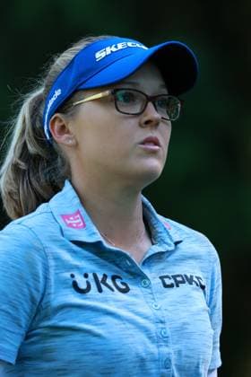 KPMG Women s PGA, Golf Herren Brooke Henderson of Canada walks on the 12th hole during Day Two of the KPMG Women s PGA Championship at Sahalee Country Club in Sammamish, Washington, USA, on Friday, June 21, 2024. Sammamish Washington United States  Copyright: xJorgexLemusx originalFilename:lemus-kpmgwome240621_npwJT.jpg