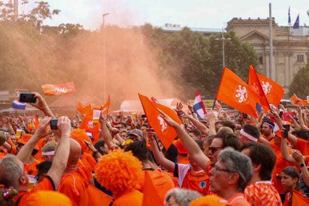 Leipzig Over 20,000 people Dutch fan march from the city center to the stadium 21 06 2024 from 4 pm Leipzig city area Photographer EHL Media Before the second European Championship match in Leipzig between France and the Netherlands, over 20,000 Dutch people formed a fan march between Leipzigs Wilhelm Leuschner Platz and the stadium The atmosphere remained peaceful but exuberant At 9 pm the match begins The police are on duty with around 2,000 police officers from Saxony, other federal states as well as from France and the Netherlands Some pyrotechnics were registered Leipzig Saxony Germany Copyright: xEHLxMedia BjörnxStachx 240621_em-niederlande-frankreich-fanzug_4